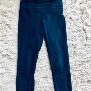 Lululemon leggings size 6